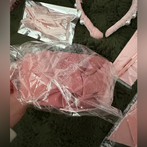 Pink Beachwaver hair accessory bundle all NWT plus mystery gifts! - Picture 7 of 9